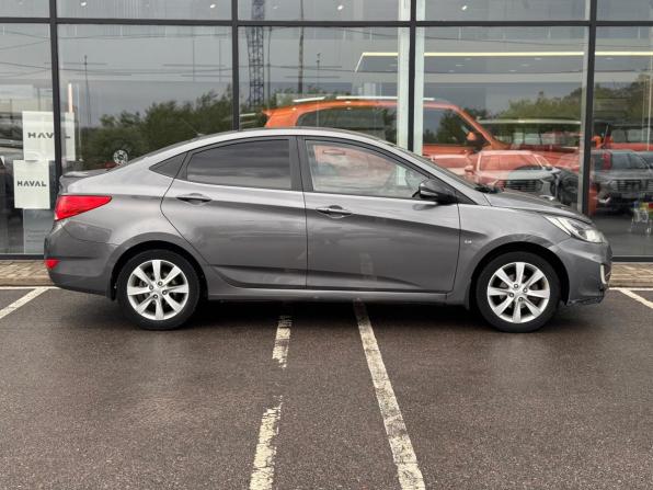 Hyundai Solaris I с пробегом 2011 года, цена 715 000 рублей, 132111 км, седан, Автокод Объявления