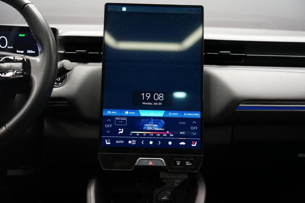 Honda e:NS1 Крым  - изображение 17