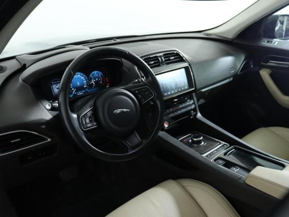 Jaguar F-Pace I с пробегом 2016 года, цена 2 100 000 рублей, 131379 км, внедорожник, Автокод Объявления