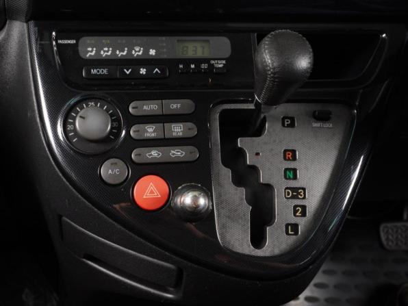 Toyota Wish I с пробегом 2005 года, цена 850 000 рублей, 299999 км, компактвэн, Автокод Объявления