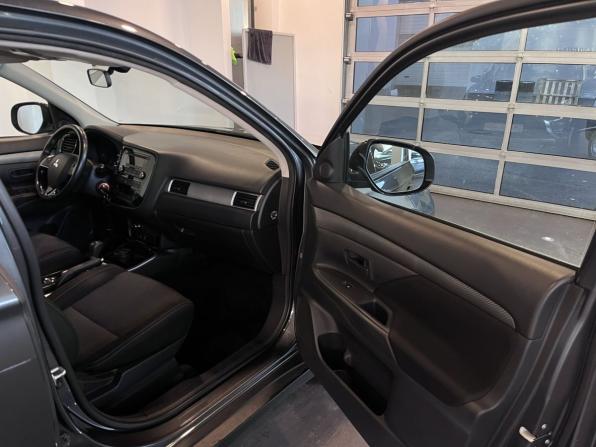 Mitsubishi Outlander III Рестайлинг 2 с пробегом 2017 года, цена 1 737 000 рублей, 129159 км, внедорожник, Автокод Объявления