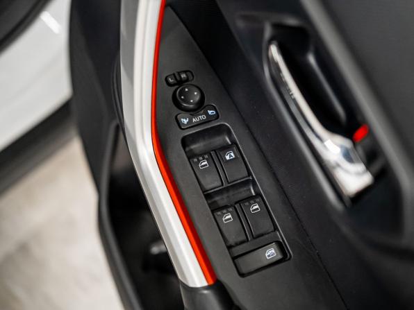 Toyota Raize I с пробегом 2019 года, цена 1 590 000 рублей, 102000 км, внедорожник, Автокод Объявления