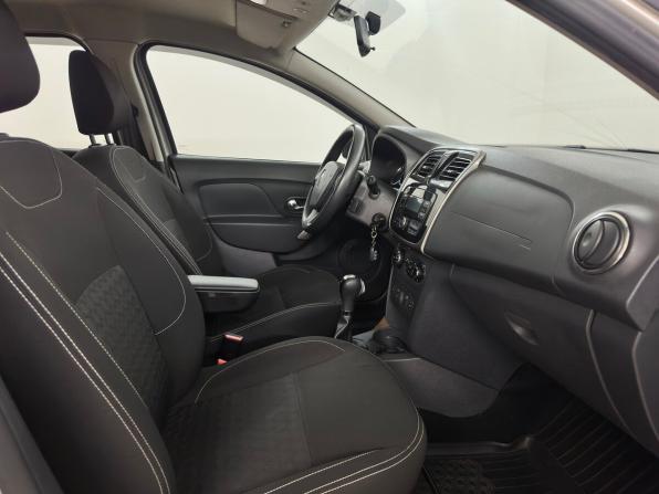 Renault Sandero II с пробегом 2017 года, цена 925 000 рублей, 154481 км, хэтчбек, Автокод Объявления
