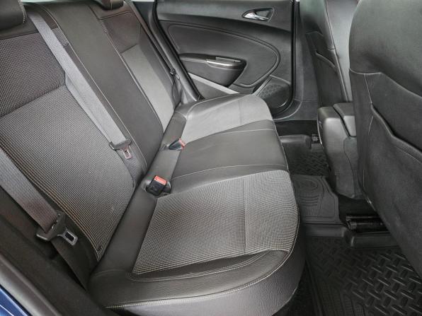 Opel Astra J с пробегом 2011 года, цена 697 000 рублей, 127160 км, хэтчбек, Автокод Объявления