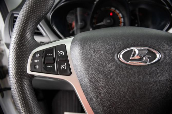 Lada (ВАЗ) Vesta I с пробегом 2022 года, цена 1 329 000 рублей, 78167 км, универсал, Автокод Объявления