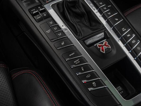 Porsche Macan I с пробегом 2016 года, цена 3 950 000 рублей, 123949 км, внедорожник, Автокод Объявления