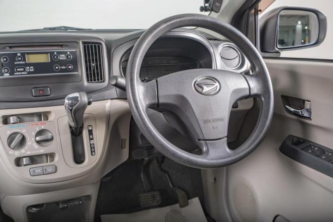 Daihatsu Mira e:S II с пробегом 2015 года, цена 449 000 рублей, 177000 км, хэтчбек, Автокод Объявления