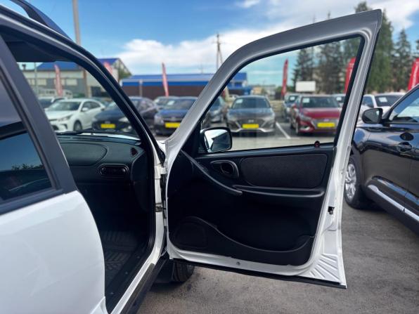 Lada (ВАЗ) Niva Travel I с пробегом 2024 года, цена 1 180 000 рублей, 17485 км, внедорожник, Автокод Объявления