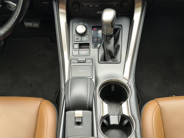 Lexus NX I с пробегом 2016 года, цена 2 894 000 рублей, 180379 км, внедорожник, Автокод Объявления