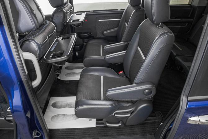 Honda Stepwgn V с пробегом 2015 года, цена 1 749 000 рублей, 162000 км, минивэн, Автокод Объявления