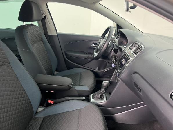 Volkswagen Polo V Рестайлинг с пробегом 2019 года, цена 1 450 000 рублей, 86403 км, седан, Автокод Объявления