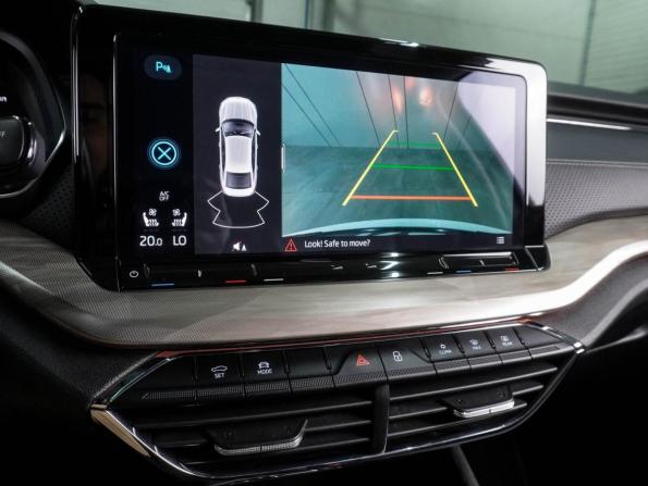 Skoda Octavia IV (A8) с пробегом 2023 года, цена 2 299 000 рублей, 130463 км, лифтбек, Автокод Объявления
