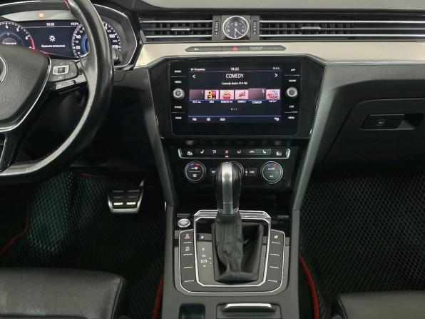 Volkswagen Passat B8 с пробегом 2019 года, цена 2 052 000 рублей, 138558 км, седан, Автокод Объявления