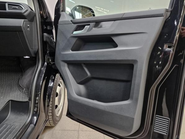 Volkswagen Multivan T6 Рестайлинг с пробегом 2020 года, цена 4 740 000 рублей, 156022 км, минивэн, Автокод Объявления