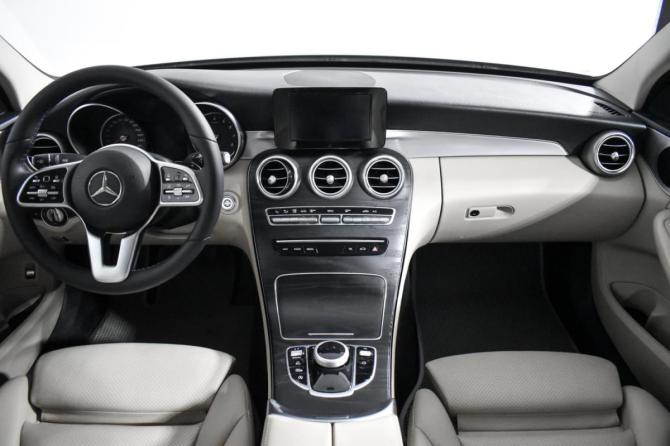 Mercedes-Benz C-Класс IV (W205) Рестайлинг с пробегом 2018 года, цена 2 897 630 рублей, 63003 км, седан, Автокод Объявления