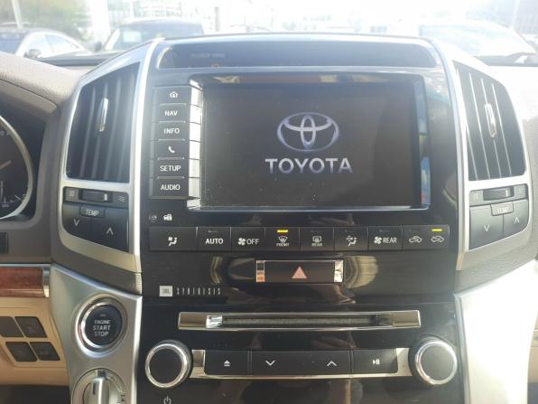 Toyota Land Cruiser 200 Series Рестайлинг 1 с пробегом 2013 года, цена 3 350 000 рублей, 230000 км, внедорожник, Автокод Объявления