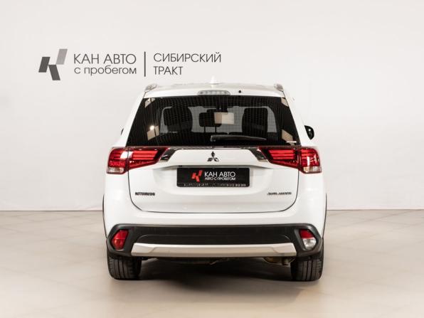 Mitsubishi Outlander III Рестайлинг 2 с пробегом 2018 года, цена 1 819 658 рублей, 160900 км, внедорожник, Автокод Объявления