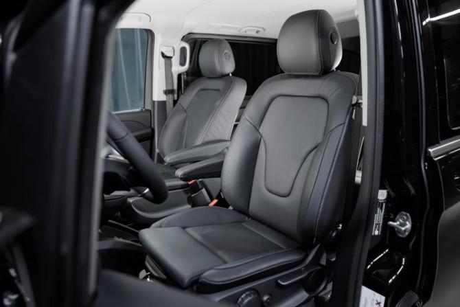 Новый Mercedes-Benz V-Класс III (W447) Рестайлинг 2 2025 года, цена 15 318 600 рублей, минивэн, Автокод Объявления