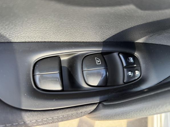 Nissan Qashqai II с пробегом 2018 года, цена 1 349 000 рублей, 210000 км, внедорожник, Автокод Объявления