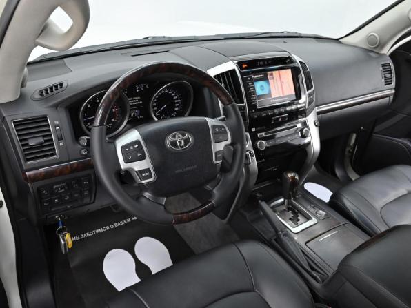 Toyota Land Cruiser 200 Series Рестайлинг 1 с пробегом 2012 года, цена 2 999 000 рублей, 302000 км, внедорожник, Автокод Объявления