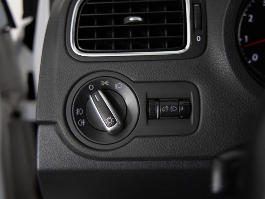 Volkswagen Polo V Санкт-Петербург  - изображение 17