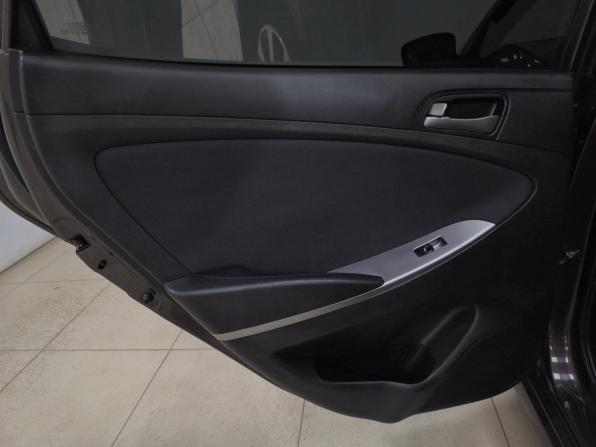 Hyundai Solaris I Рестайлинг с пробегом 2016 года, цена 1 020 000 рублей, 122100 км, седан, Автокод Объявления