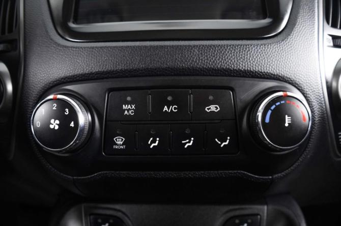Hyundai ix35 I Рестайлинг с пробегом 2015 года, цена 1 849 000 рублей, 180000 км, внедорожник, Автокод Объявления