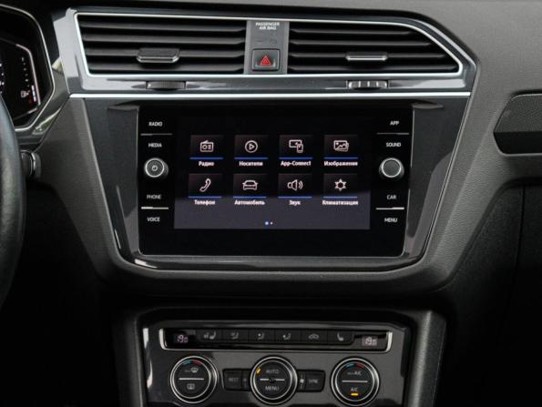 Volkswagen Tiguan II с пробегом 2019 года, цена 3 499 000 рублей, 68000 км, внедорожник, Автокод Объявления