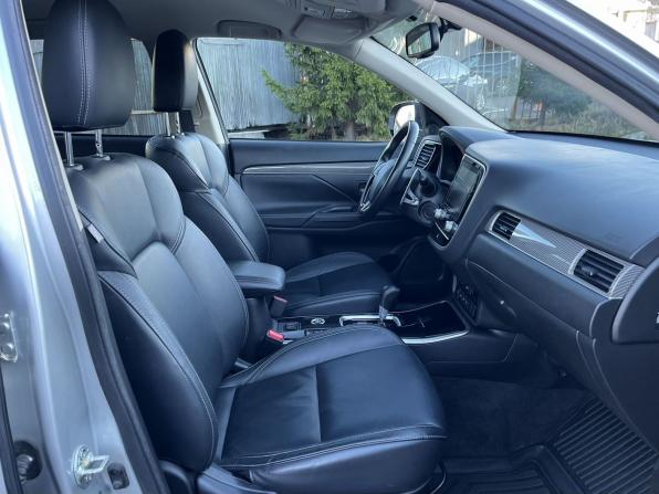 Mitsubishi Outlander III Рестайлинг 3 с пробегом 2021 года, цена 2 849 000 рублей, 88000 км, внедорожник, Автокод Объявления