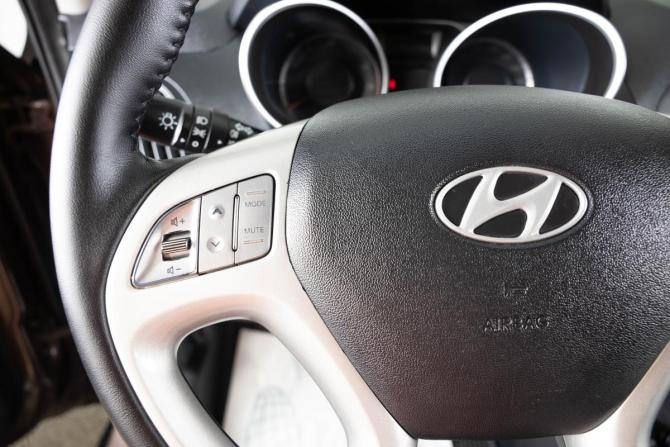 Hyundai ix35 I Рестайлинг с пробегом 2015 года, цена 1 649 000 рублей, 178123 км, внедорожник, Автокод Объявления