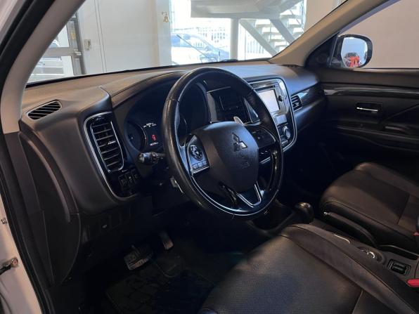 Mitsubishi Outlander III Рестайлинг 2 с пробегом 2015 года, цена 2 210 000 рублей, 82729 км, внедорожник, Автокод Объявления