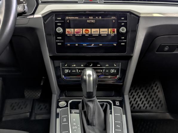 Volkswagen Passat B8 Рестайлинг с пробегом 2021 года, цена 2 210 000 рублей, 90268 км, седан, Автокод Объявления