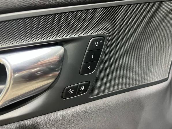 Volvo XC60 II с пробегом 2020 года, цена 3 790 000 рублей, 61632 км, внедорожник, Автокод Объявления