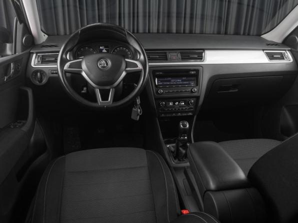 Skoda Rapid I с пробегом 2015 года, цена 979 000 рублей, 143754 км, лифтбек, Автокод Объявления
