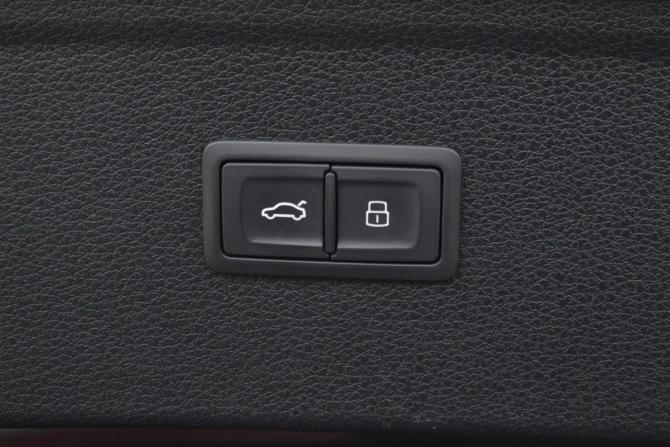 Audi SQ5 II (FY) Рестайлинг с пробегом 2021 года, цена 8 100 000 рублей, 77419 км, внедорожник, Автокод Объявления