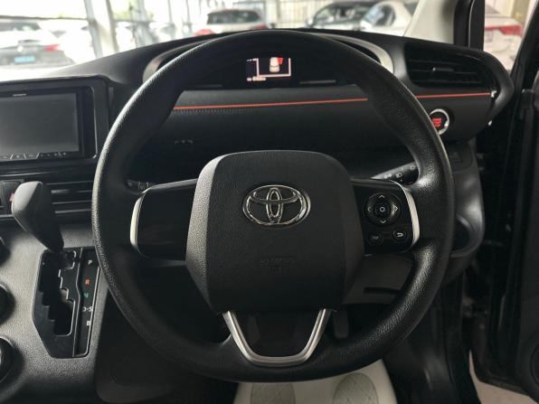 Toyota Sienta II Рестайлинг с пробегом 2019 года, цена 1 450 000 рублей, 87832 км, минивэн, Автокод Объявления