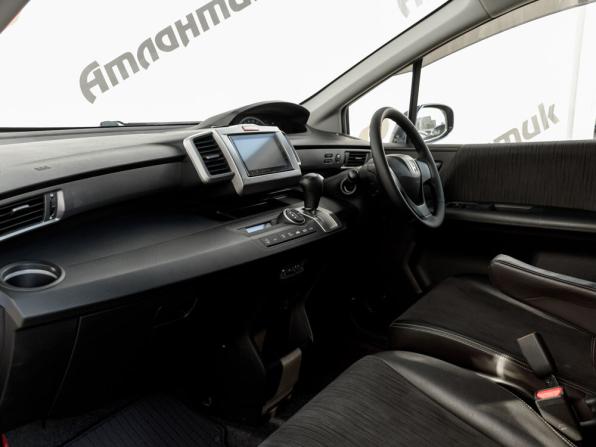 Honda Freed I Рестайлинг 2 с пробегом 2015 года, цена 1 375 000 рублей, 117978 км, компактвэн, Автокод Объявления