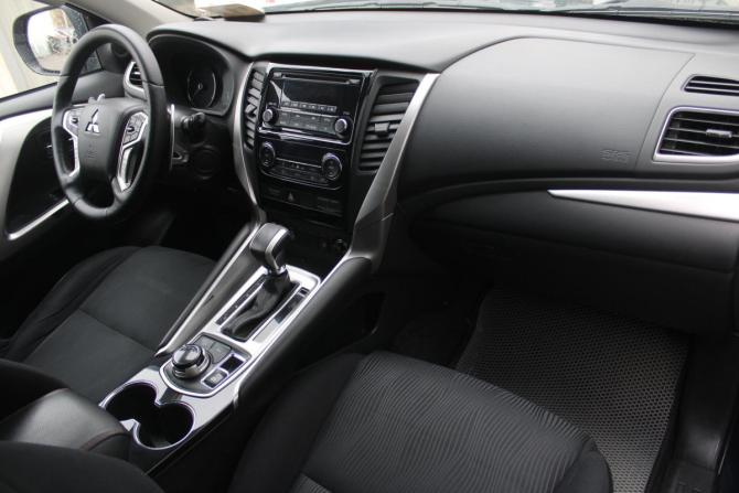 Mitsubishi Pajero Sport III с пробегом 2018 года, цена 2 919 000 рублей, 156476 км, внедорожник, Автокод Объявления