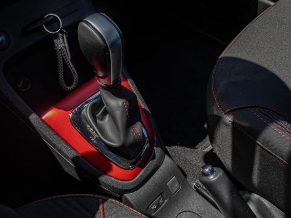 Renault Kaptur I с пробегом 2018 года, цена 1 380 000 рублей, 97263 км, внедорожник, Автокод Объявления