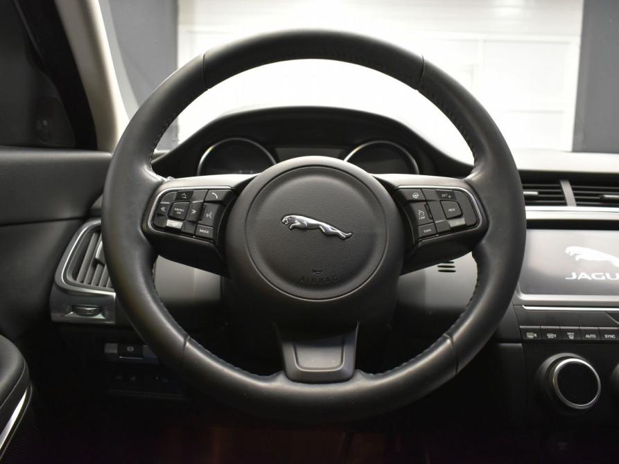 Jaguar E-Pace I Москва  - изображение 16