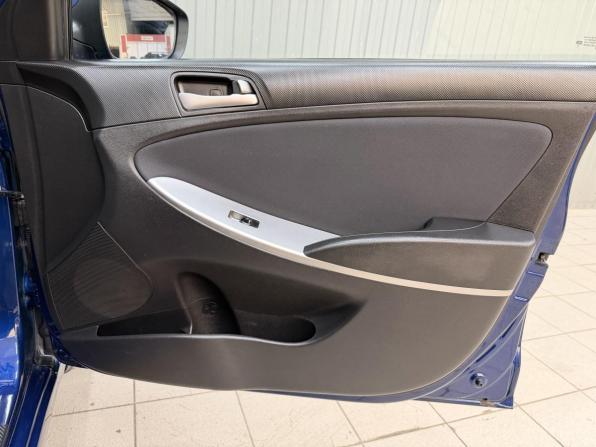 Hyundai Solaris I Рестайлинг с пробегом 2016 года, цена 1 035 000 рублей, 182823 км, седан, Автокод Объявления