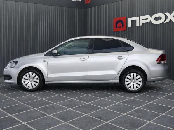 Volkswagen Polo V Рестайлинг с пробегом 2015 года, цена 977 000 рублей, 111947 км, седан, Автокод Объявления