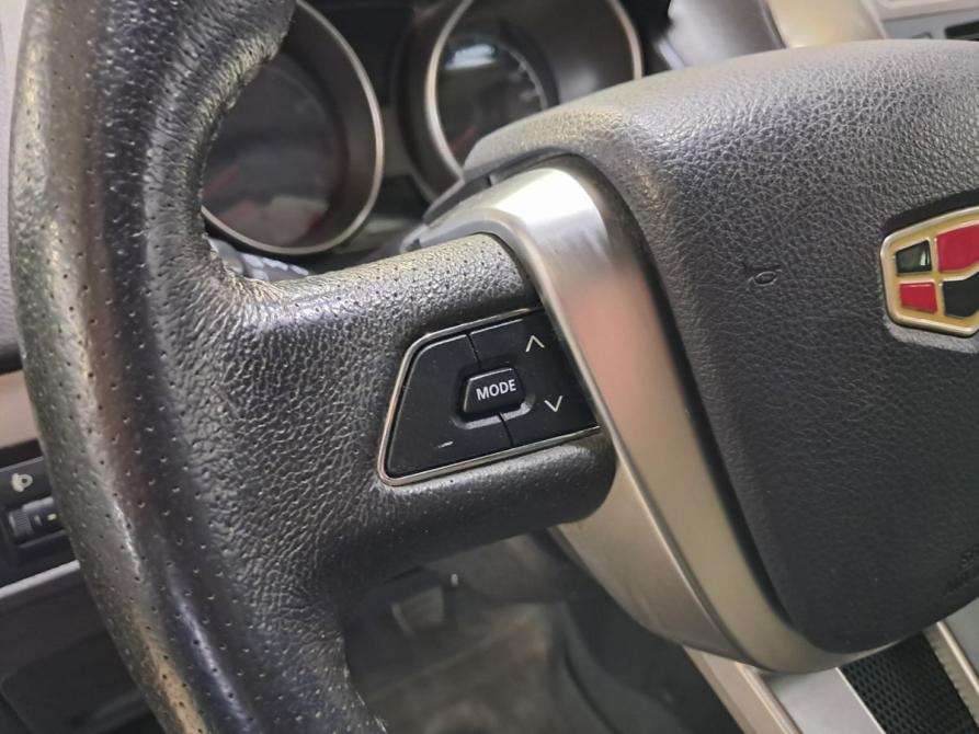 Geely Emgrand X7 I Рестайлинг Набережные Челны  - изображение 25