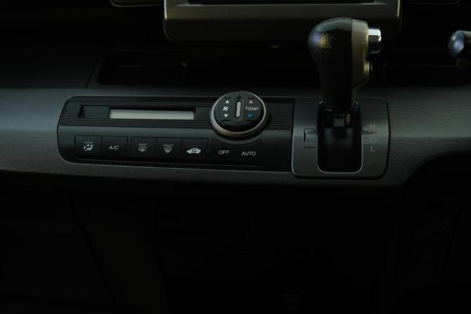 Honda Freed I с пробегом 2010 года, цена 1 049 000 рублей, 146500 км, компактвэн, Автокод Объявления