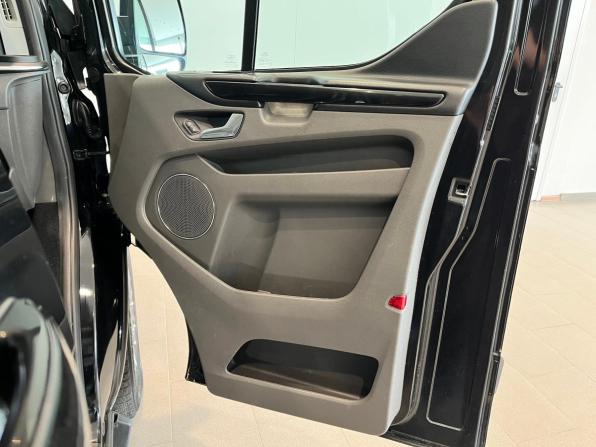 Ford Tourneo Custom I Рестайлинг с пробегом 2019 года, цена 3 200 000 рублей, 208000 км, минивэн, Автокод Объявления
