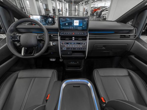 Hyundai Staria I Рестайлинг с пробегом 2026 года, цена 7 250 000 рублей, 42 км, минивэн, Автокод Объявления