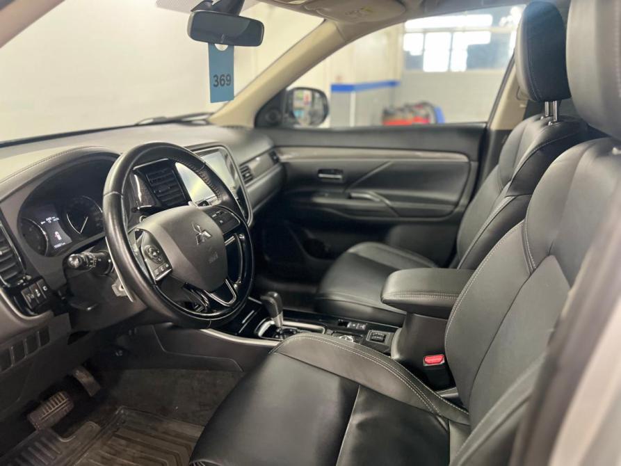 Mitsubishi Outlander III Рестайлинг 3 Санкт-Петербург  - изображение 13