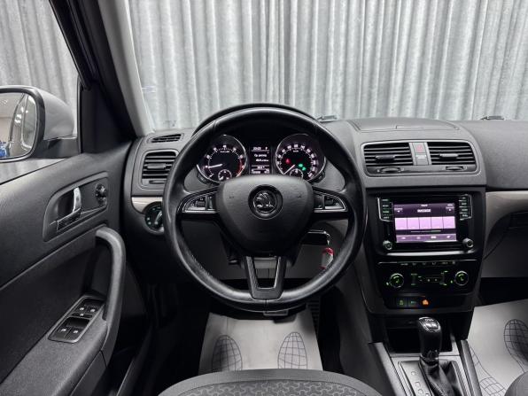 Skoda Yeti I Рестайлинг с пробегом 2014 года, цена 1 400 000 рублей, 135957 км, внедорожник, Автокод Объявления