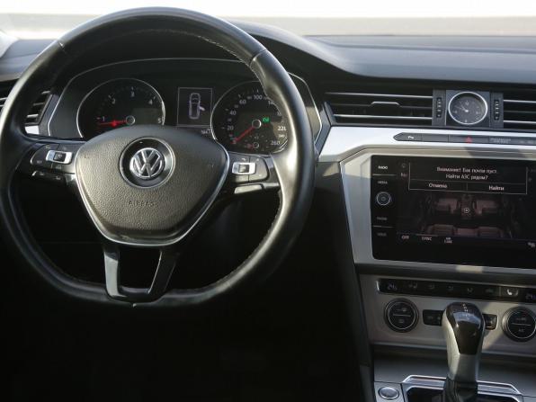 Volkswagen Passat B8 с пробегом 2017 года, цена 1 498 000 рублей, 205000 км, универсал, Автокод Объявления