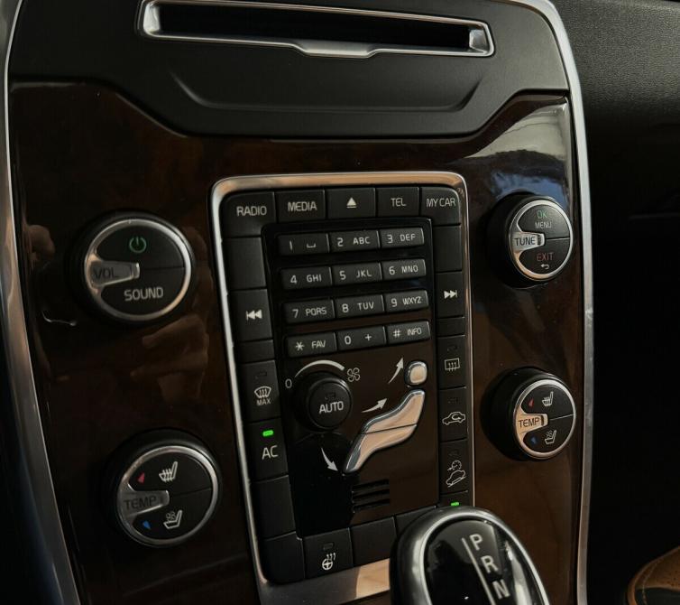 Volvo XC70 II Рестайлинг Москва  - изображение 7